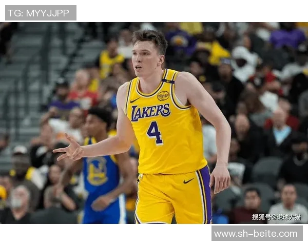 浓眉首节表现稳健6分4板1助助力球队中规中矩展现实力