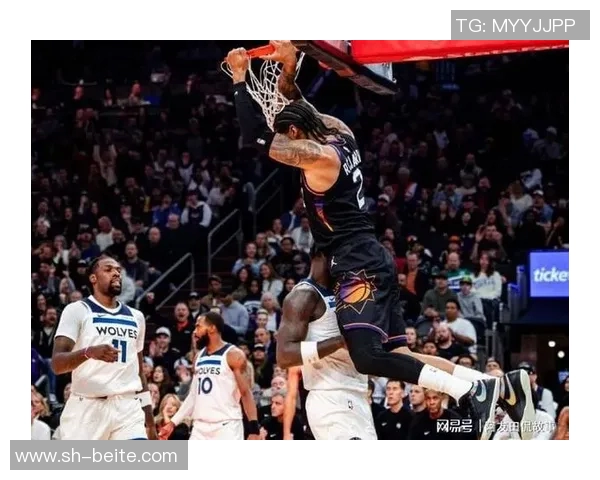 爱德华兹上半场表现抢眼12投7中三分球6投3中贡献全面数据17分2篮板3助攻2抢断1盖帽