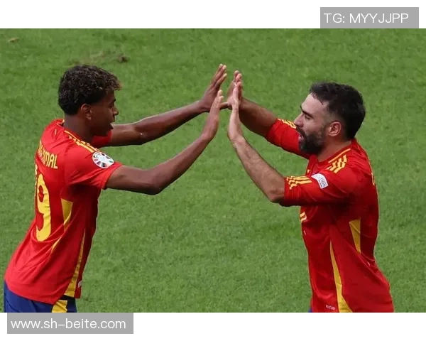 亚马尔赛前怒斥皇马抢劫伯纳乌球迷齐声高唱内格雷拉腐败足协